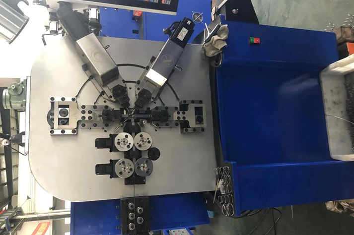 生産(chǎn)S型彈簧蛇簧不妨(fang)看看自動蛇形彈(dan)簧機系列